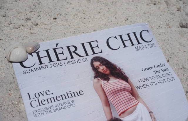 summer with chérie chic, the perfect poolside read 🐚💛